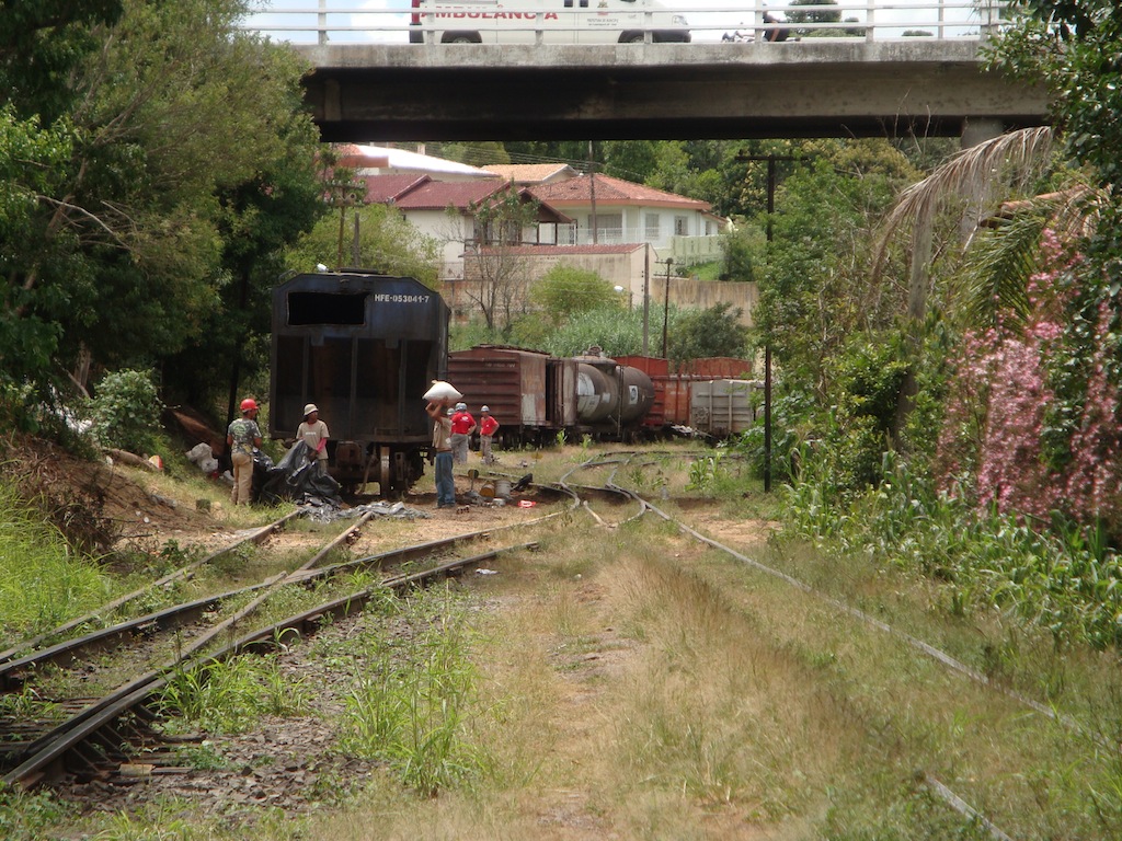 Figura 12: Convergência das linhas do Tronco Principal Sul e São Francisco, na direção da estação ferroviária.