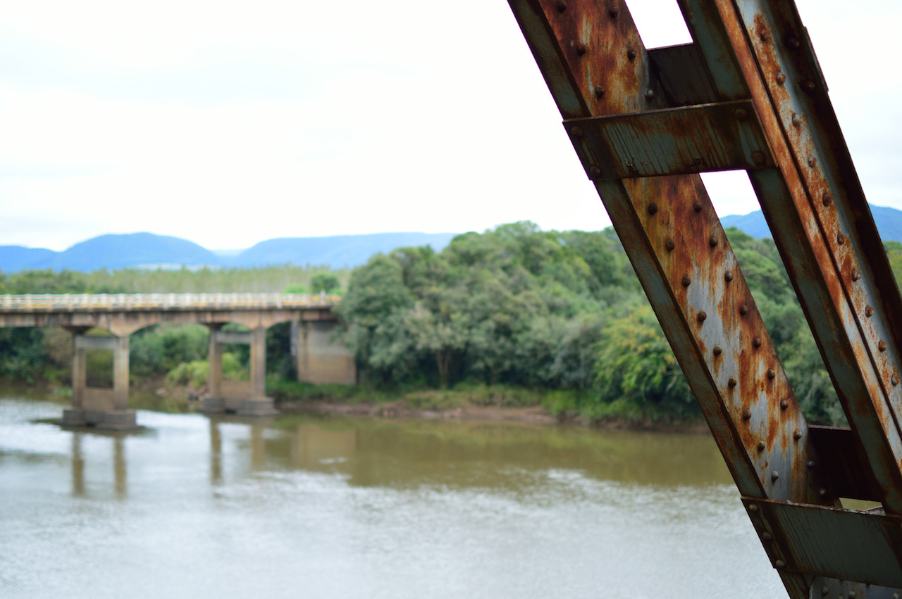 Figura 49: Ponte rodoviária sobre o Rio Timbó, vista a partir da ponte ferroviária, entre Irineópolis/SC e Porto União/SC