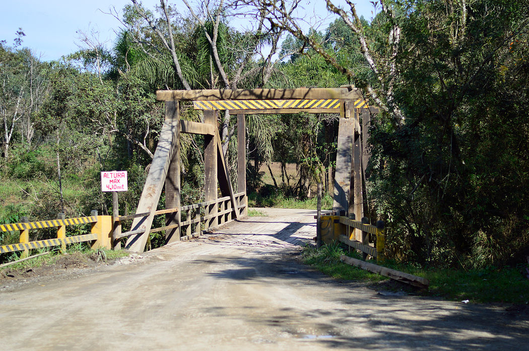 Figura 22: Ponte sobre o Rio Iraputã, Nova Cultura, Santa Terezinha/SC