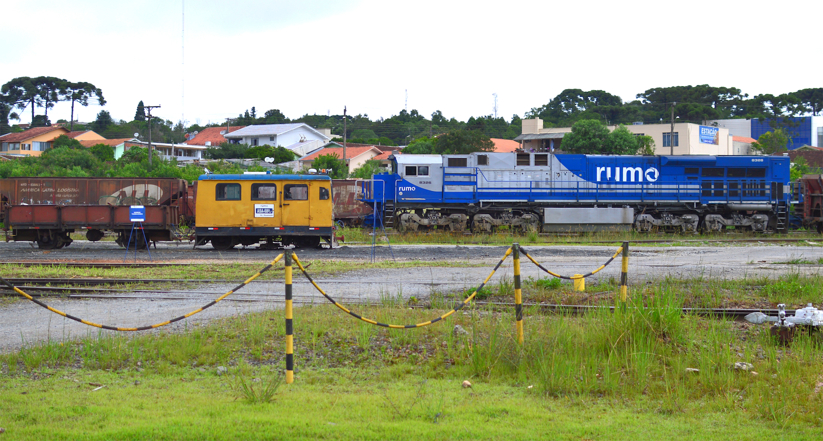 Figura 4: Locomotiva GE ES43BBi no pátio de Rio Negro
